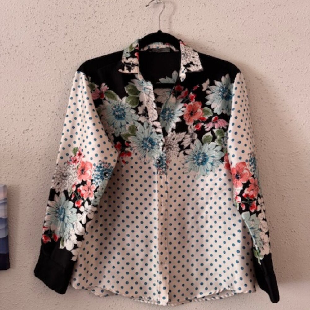 ZARA BASIC – Blusa floral con lunares (Satin blouse with a mix of florals)